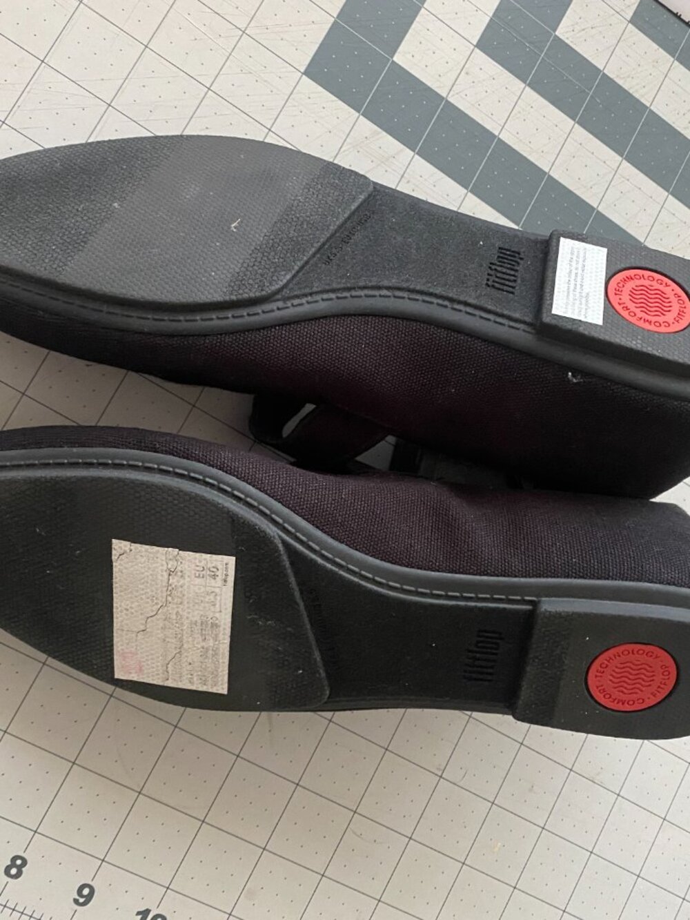 DELICATO Wave-Edge Canvas Mary Janes [Fitflop ] - Picture 4 of 5